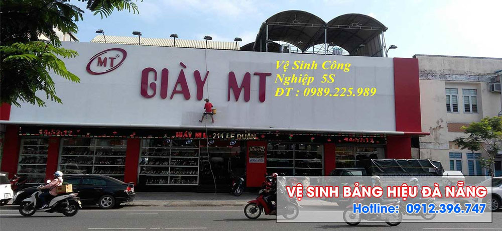Vệ sinh bảng hiệu giày MT Đà Nẵng