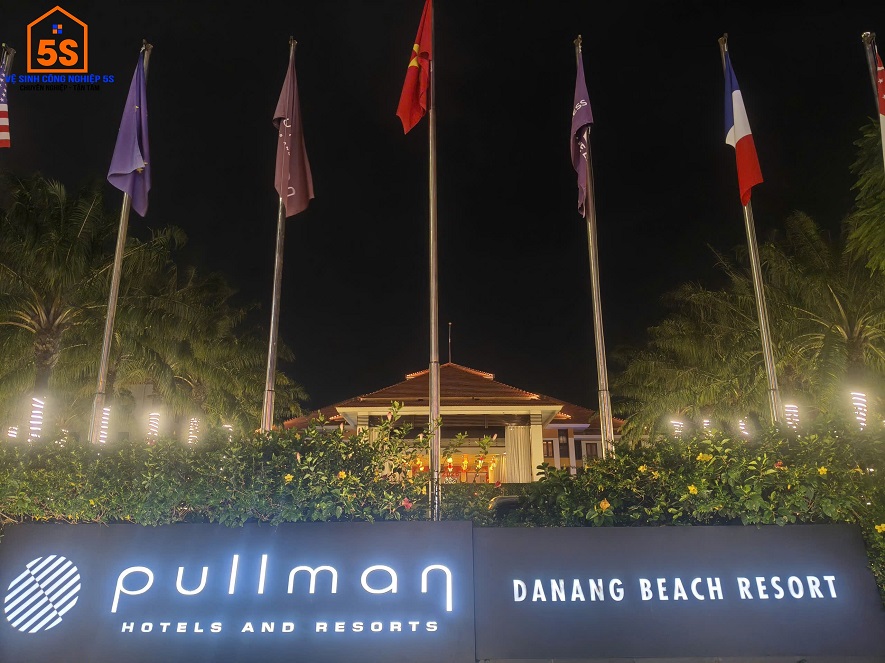 Khuôn viên khách sạn Pullman tại Đà Nẵng