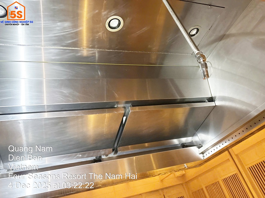 Làm sạch bộ phận lọc mỡ