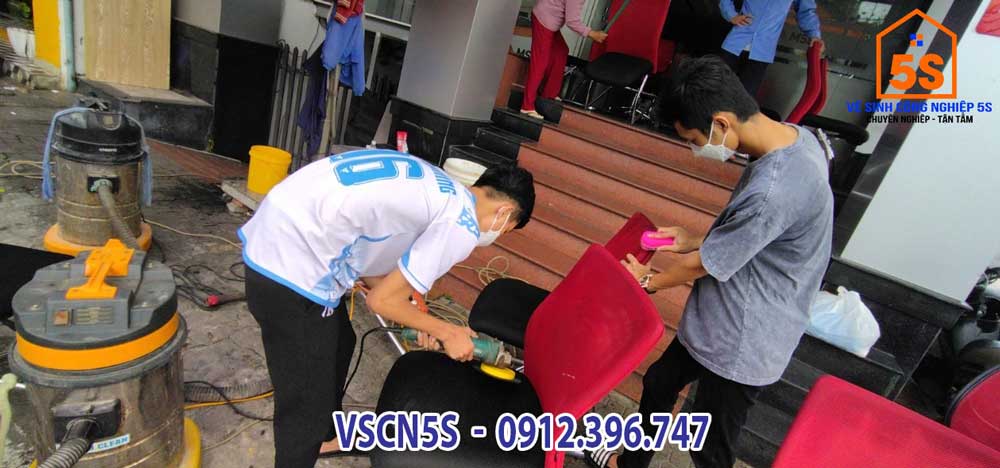 giat ghe sofa quan cam le 2